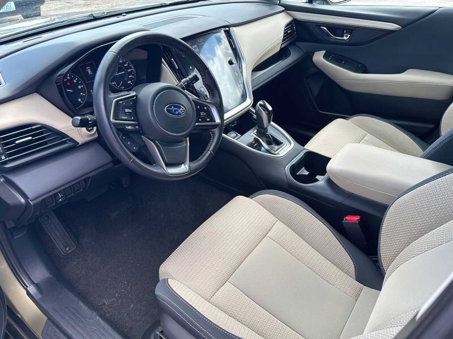 Subaru Outback Premium      2021
