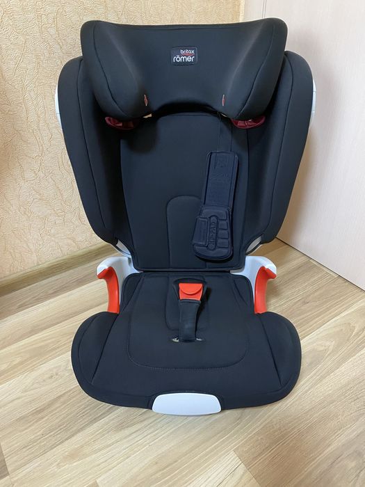 Автокресло BRITAX ROMER KIDFIX II XP SICT с 3 до 12 лет