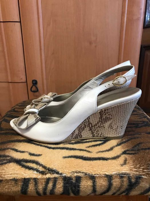 Босоножки кожаные Prego