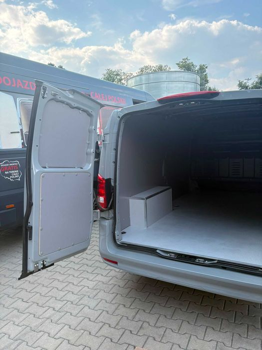 Mercedes Vito L3H1 -Zabudowa przestrzeni ładunkowej