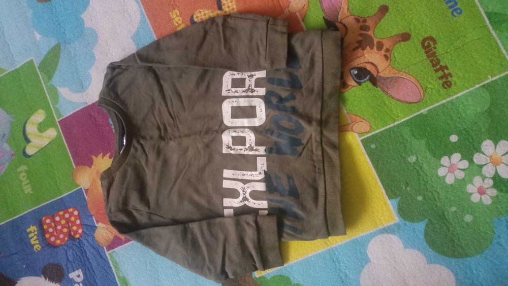 Sweter chłopięcy 98