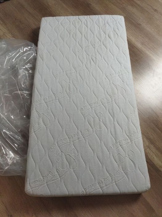 Materac do łóżeczka dziecięcego jak nowy