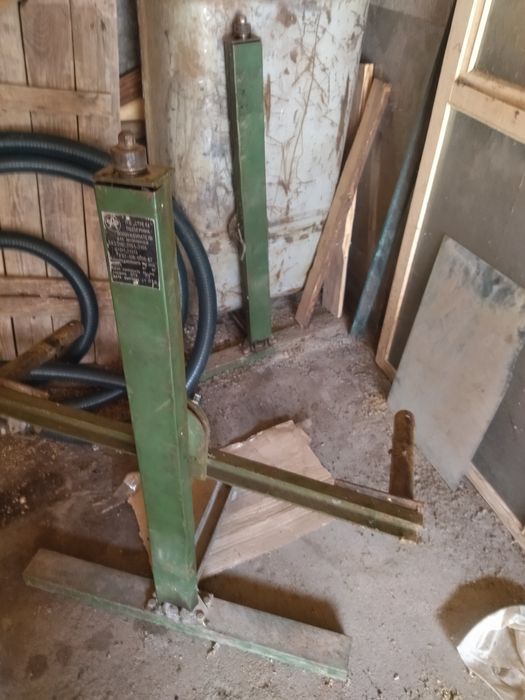 Підйомник - опрокідиватєль для легкових авто