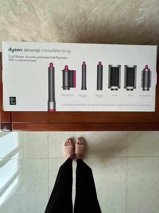 Fabrycznie nowa lokówka Dyson hs05