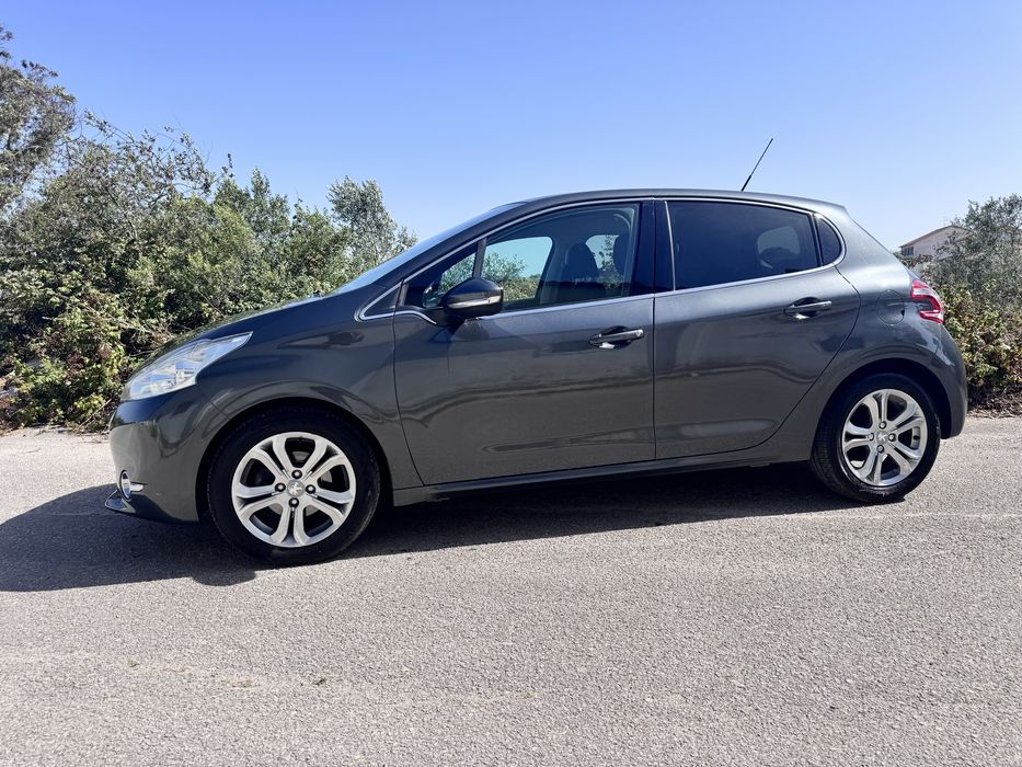 PEUGEOT 208 1.2 ALLURE de 2015 nacional