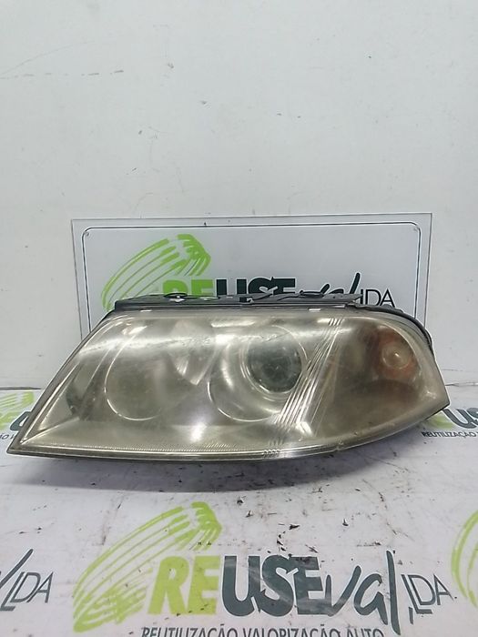 Ótica Esq Volkswagen Passat Variant (3B6)