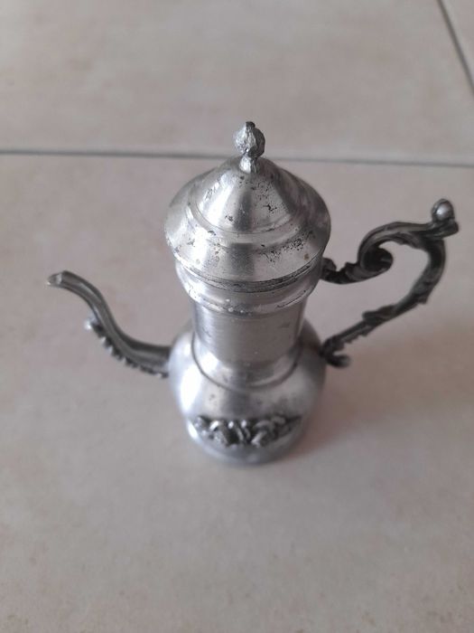 Conjunto de peças em estanho