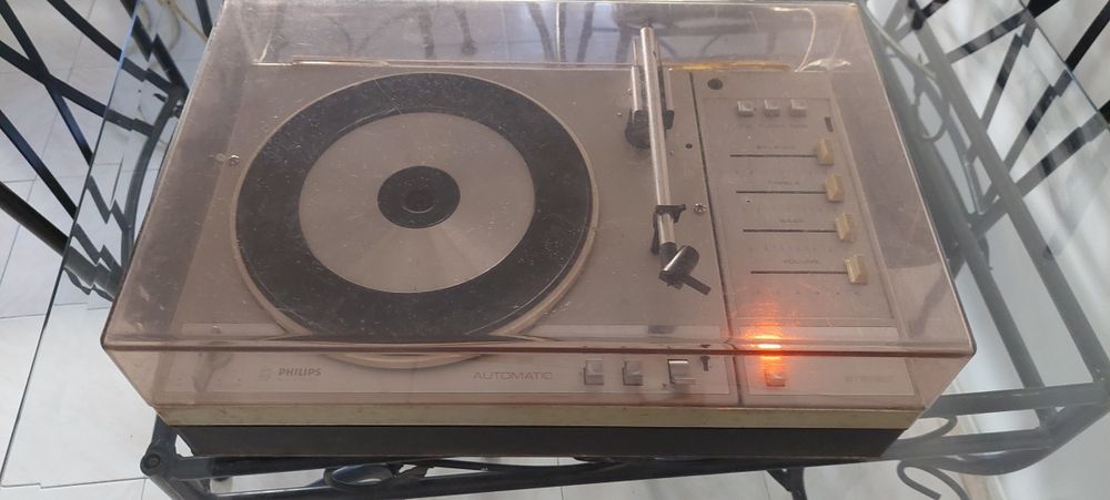 Gira discos Philips 660