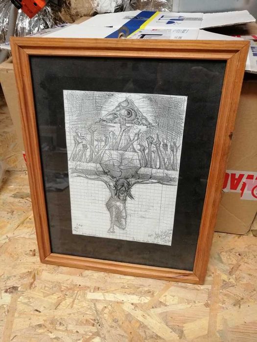 Rysunek Jezus niosący krzyż. W drewnianej ramie, za szkłem.