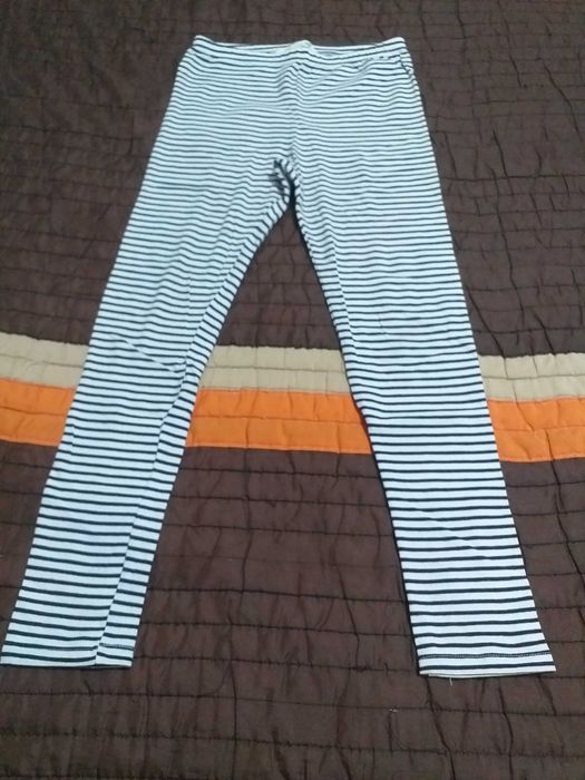 Leggings Brancas com riscas azuis da H&M-Novas