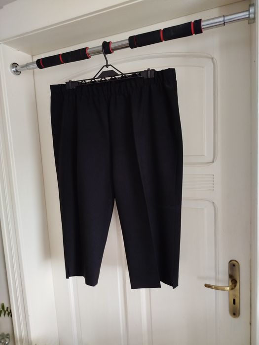Czarne eleganckie spodnie Capri rozmiar 48
