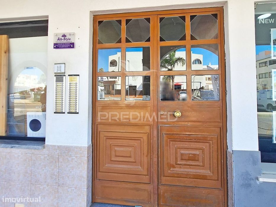 Arrecadação transformada em espaço habitacional – Santa Eulália, Al...