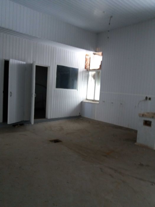 Ярмолинці Виробничі приміщення 1300 кв м з земельною  ділянкою 1,750га