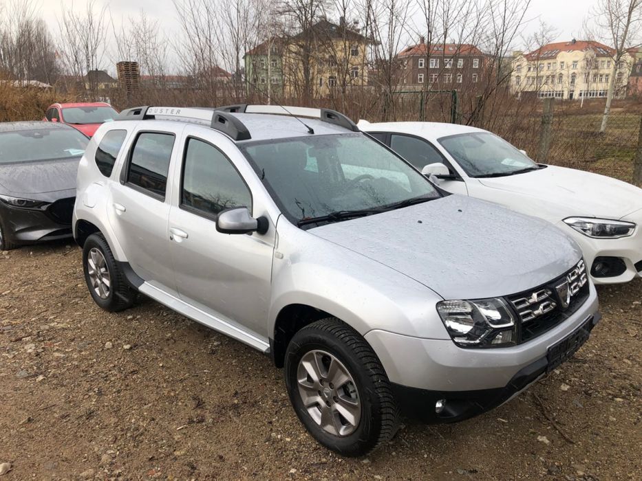 RENAULT DUSTER 1.6 бензин супер стан!