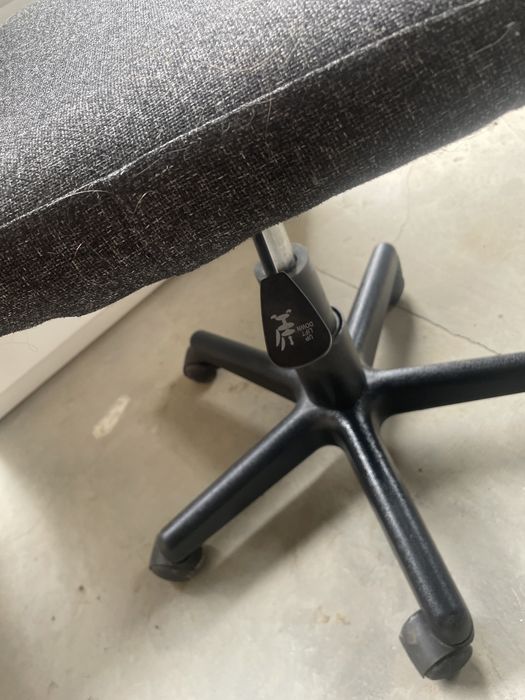 Fotel biurkowy obrotowy