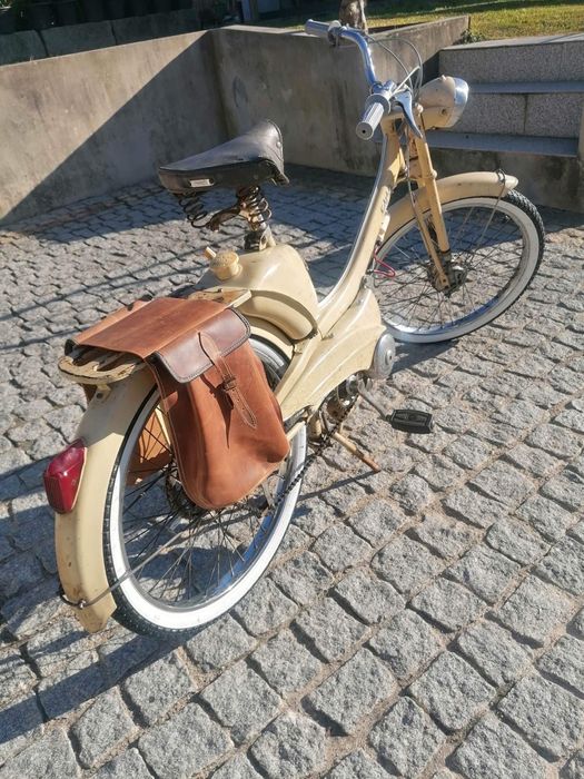 Bicicleta francesa av44 mobylette