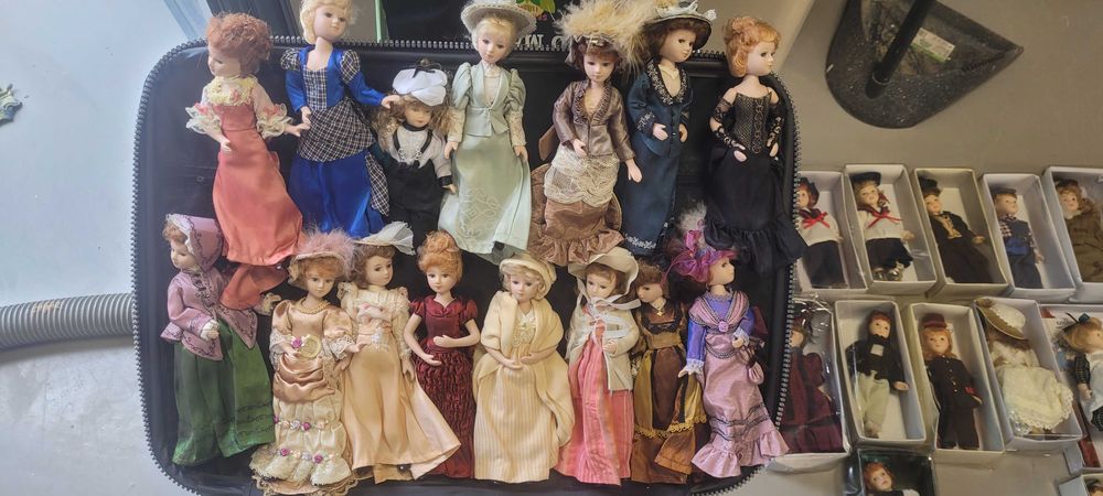 Coleção Bonecas de Porcelana com Livros explicativos NOVO PREÇO