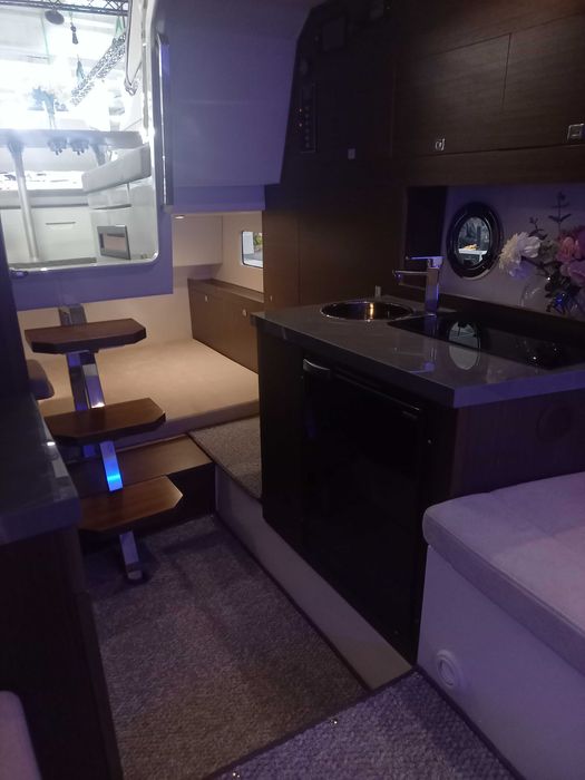 Jacht motorowy CORAL 28 HTC-2026r.