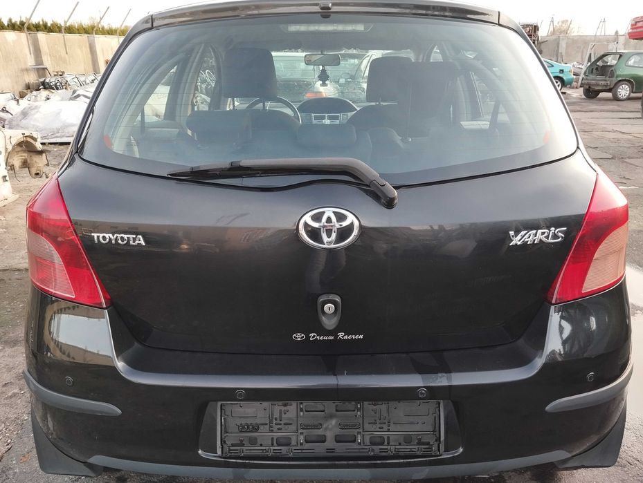 Toyota Yaris II 1.4 D4D 5D 2008r.Zawieszenie tylne kompletne.