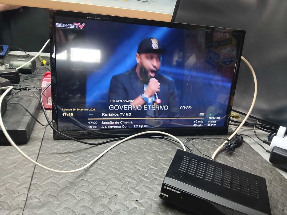 Receptor Box TV Satélite DVB-S2 Enigma2 - Extremebox E3HD - como novo!