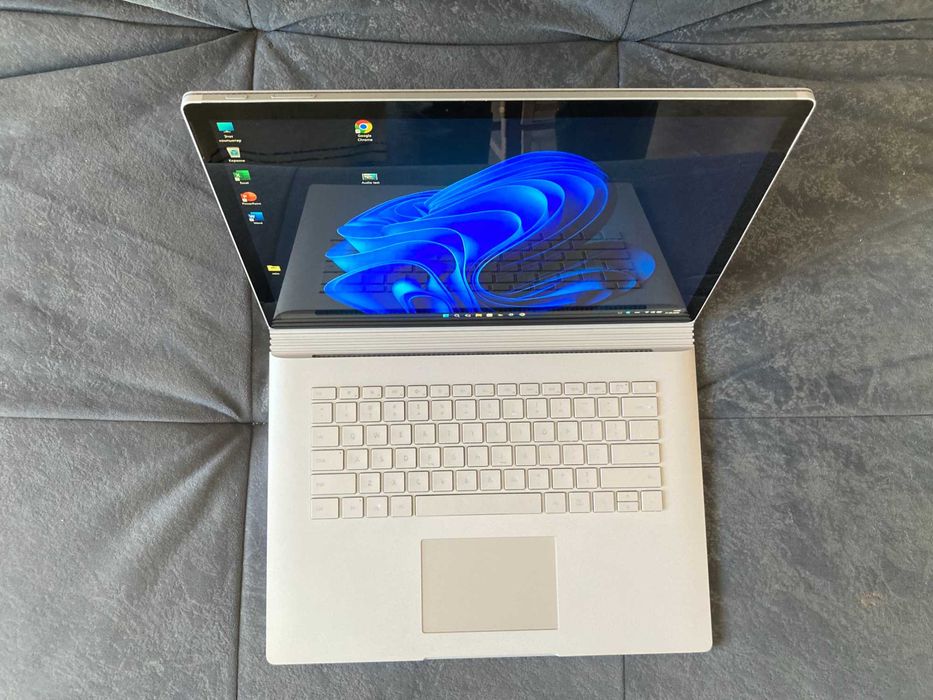 Ноутбук Планшет 2 в 1 Microsoft Surface Book 2 15 i7/16 NVIDIA GTX1060