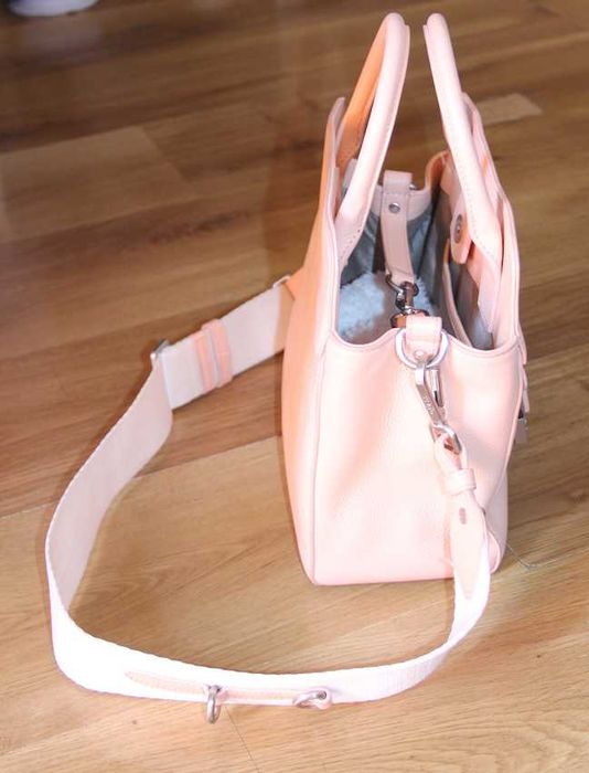 guess luxe torebka torba skora naturalna skorzana kuferek pudrowy roz