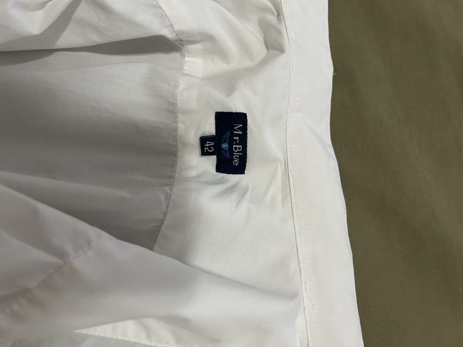 Camisa branca Mr. Blue