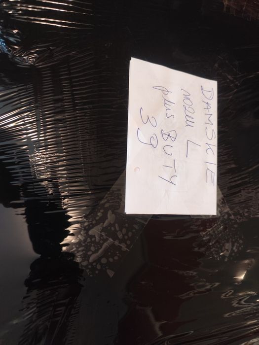 Pudło damskich ubrań L plus buty 39