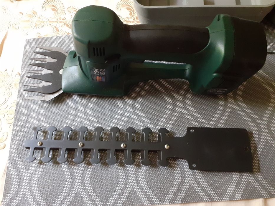 Akumulatorowe nożyce do żywopłotu (DWIE BATERIE)