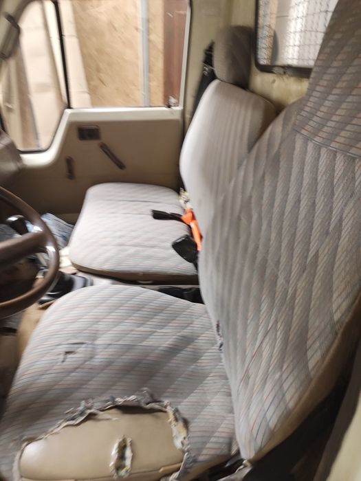 Toyota Dyna 150 com inspeção