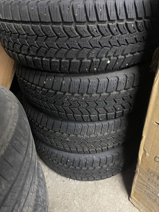 Зимова гума 215/65 R16