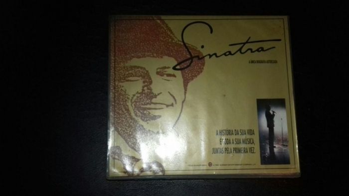2 cassetes da biografia VHS oficial de frank sinatra