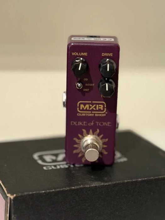 8x pedais guitarra - Boss • Soldano SLO • MXR Duke of Tone • JHS • Behringer
