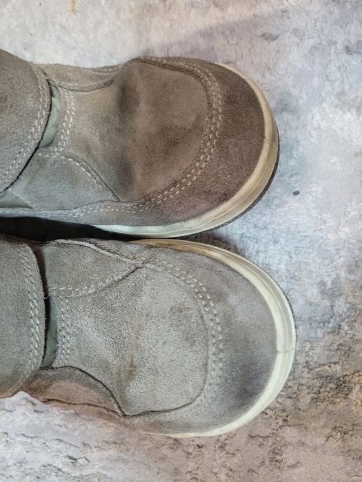 Продам зимові ботінки, сапожки на дівчинку Primigi. Розмір 32