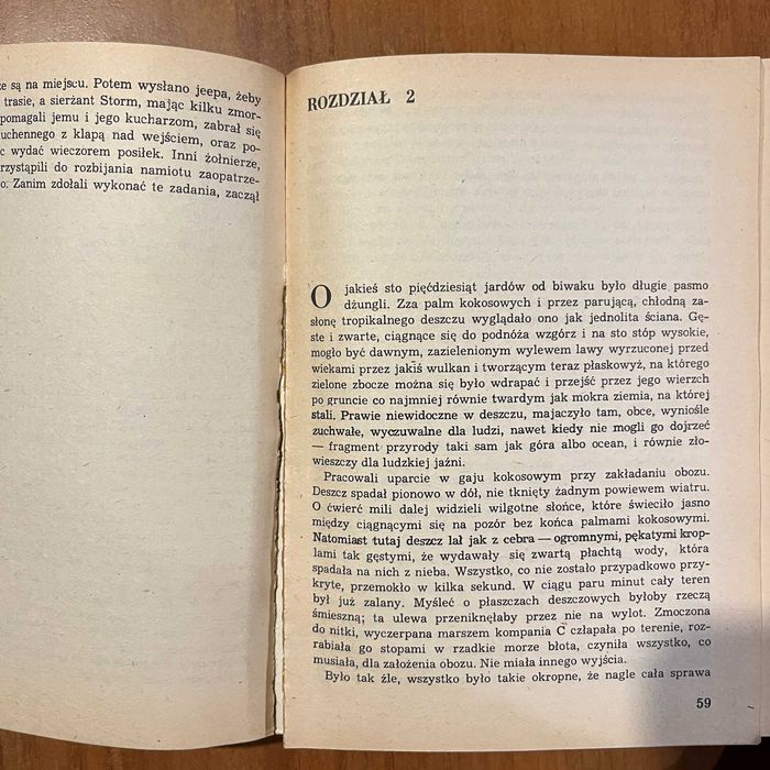 Cienka czerwona linia ; James Jones