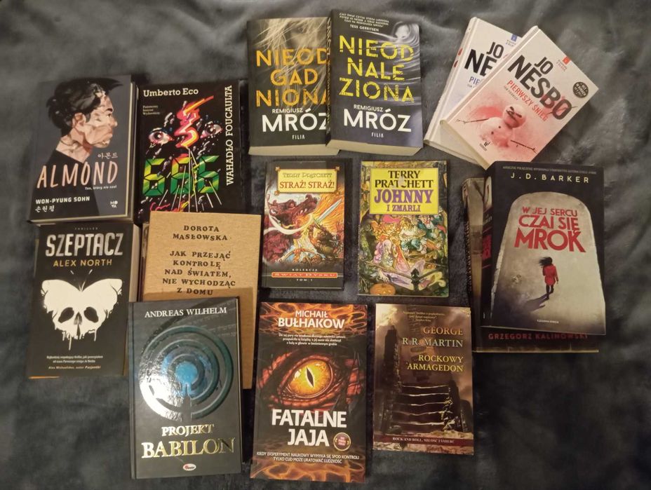 Zestaw książek - kryminały, powieści Mróz, Eco, Pratchett