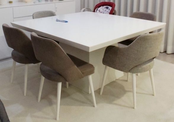 Mesa de jantar 150x150cm