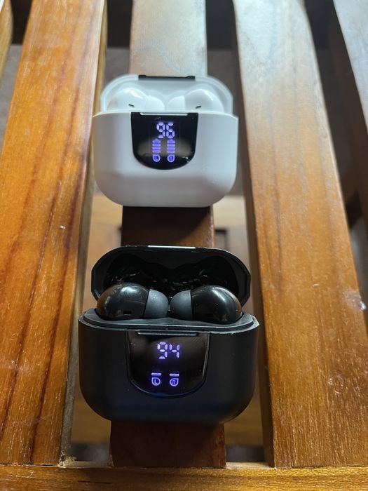 Продам беспроводные наушники TWS