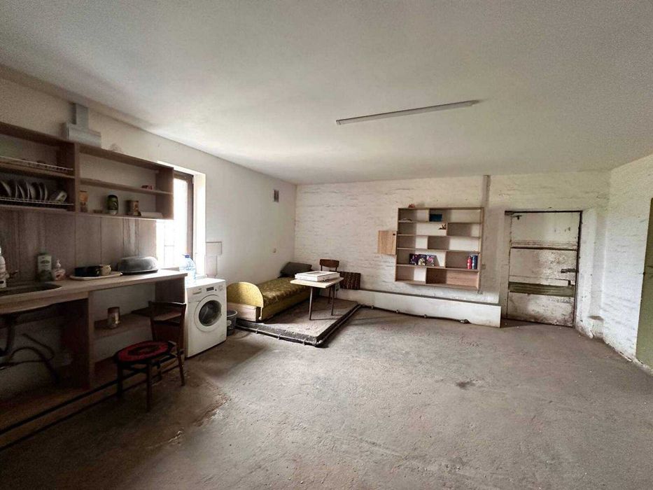 Продаж свиноферми 960м2, 20кВт в с.Великополовецьке