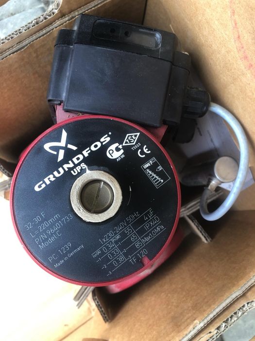 Pompa Grundfos UPS 32-30/F