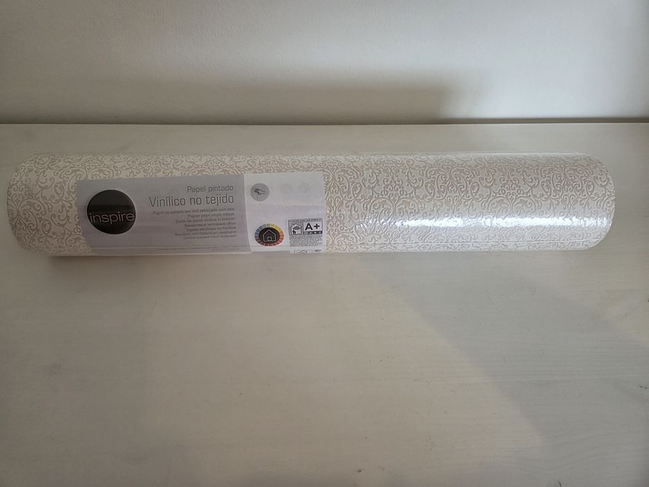 Rolo papel de parede INSPIRE motivos rosa e branco