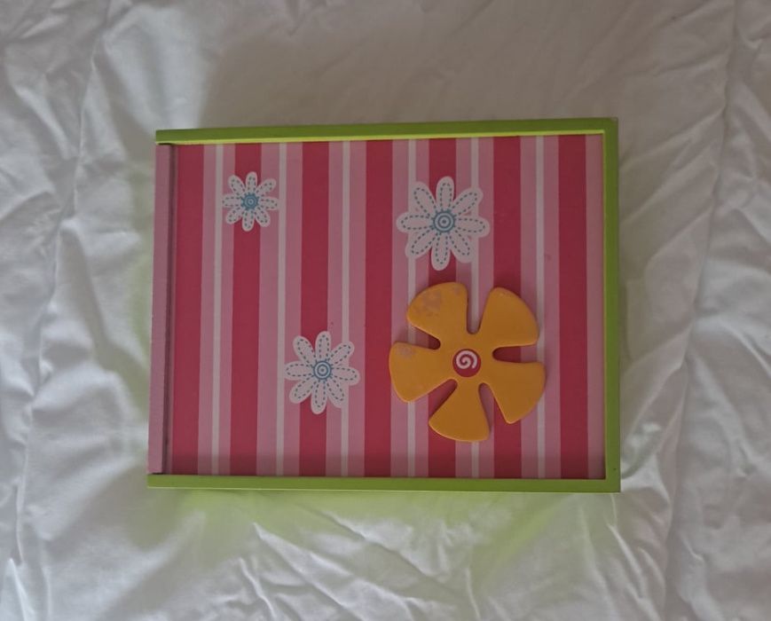 Caixa Decorativa Menina com divisórias para guardar acessórios