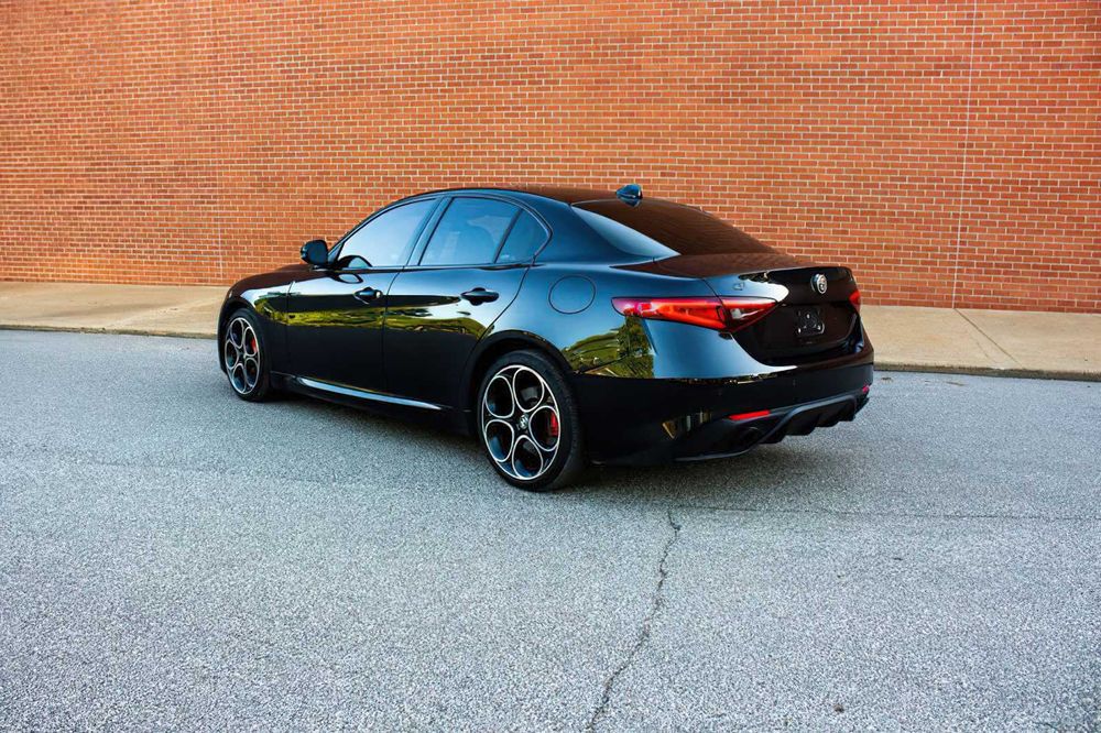 Alfa Romeo Giulia Veloce      2022