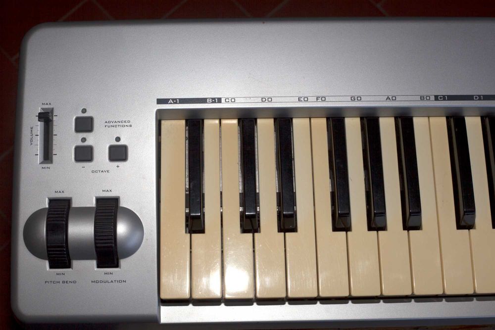 M-AUDIO 88es Midi keyboard