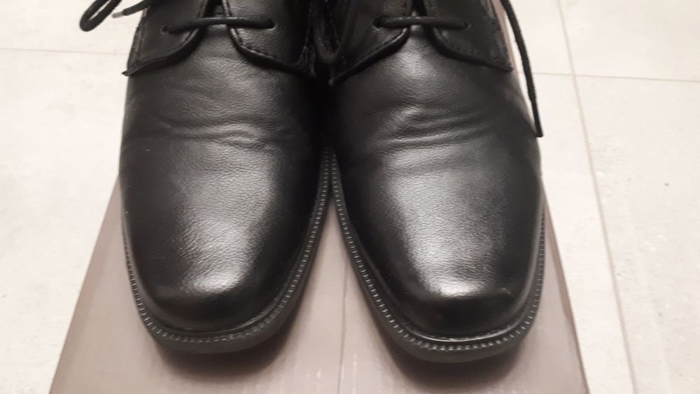 Eleganckie buty chłopięce r. 33