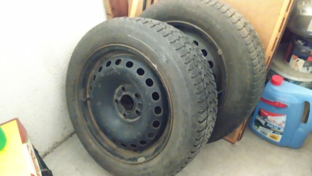 dwie felgi stalowe plus opony zimowe 205/55 R16 Dębica Frigo gratis