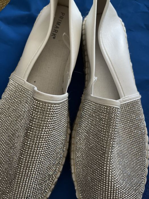 Nowe espadryle z cekinkami kupione w Londynie