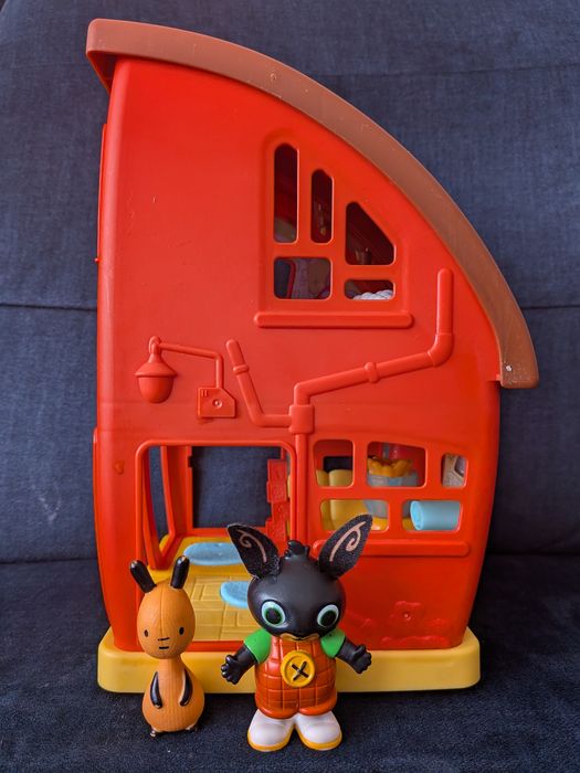 Bing domek, maskotki, plakat