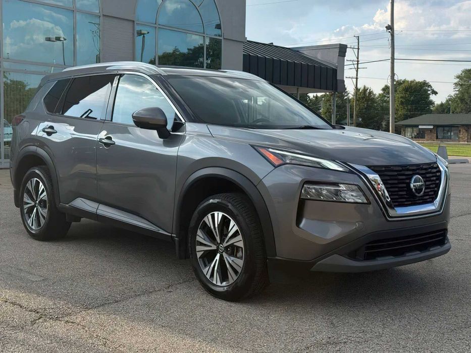 Nissan Rogue SV      2021