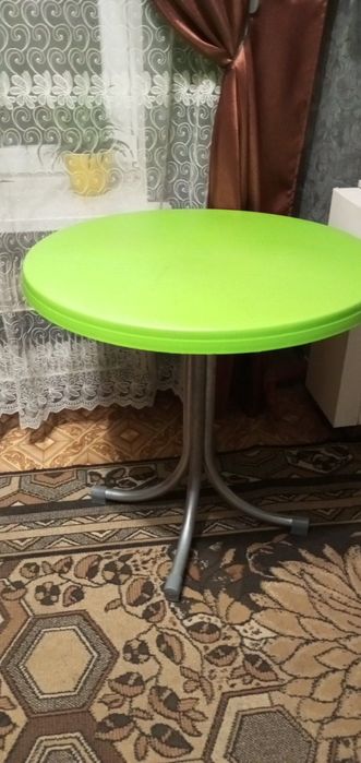 Продам круглий стіл